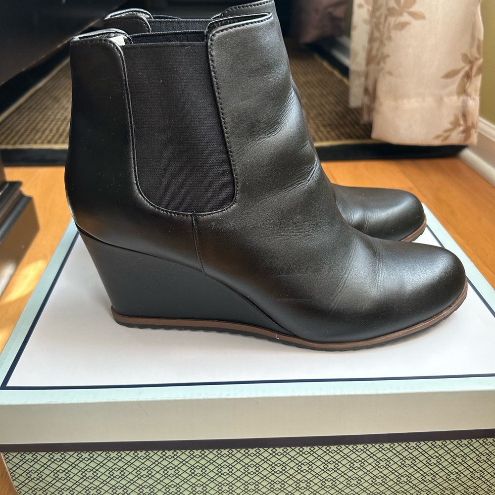 Susina Black Booties - size 9